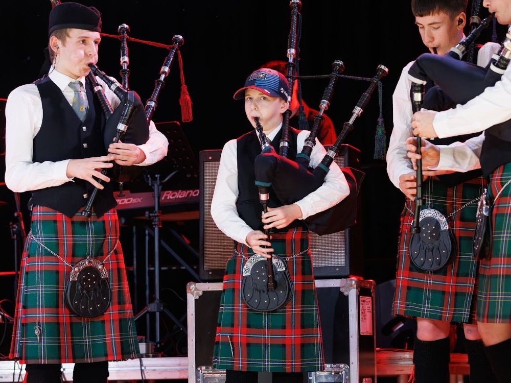 Scottish_Pipe_Band_1000x750